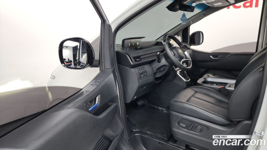Hyundai Staria Cargo 5-Seater, 2025