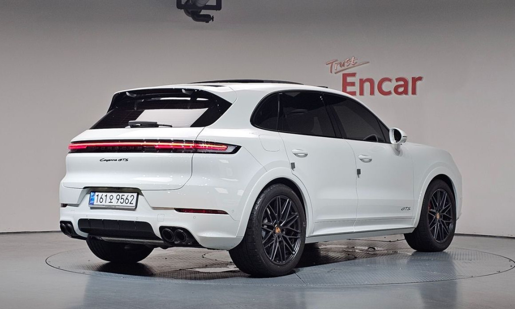Porsche Cayenne 4.0 GTS, 2025