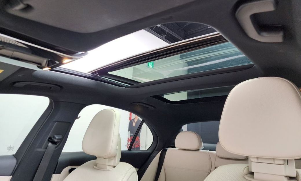 Mercedes-Benz C-Class C300 4MATIC Avantgarde, 2023