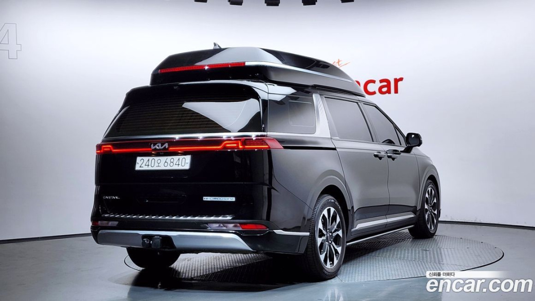 Kia Carnival 9-Seater Hi-Limousine, 2023