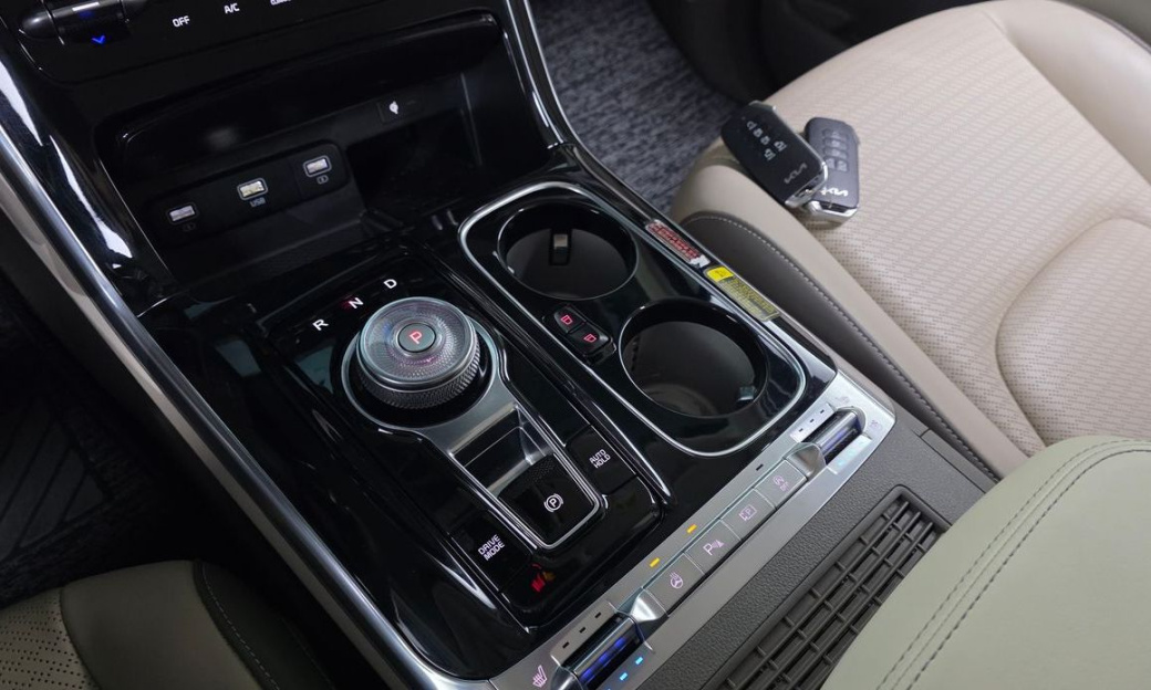 Kia Carnival 7-Seater Hi-Limousine, 2022