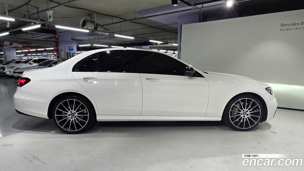 Mercedes-Benz E-Class E350 4MATIC AMG Line, 2023
