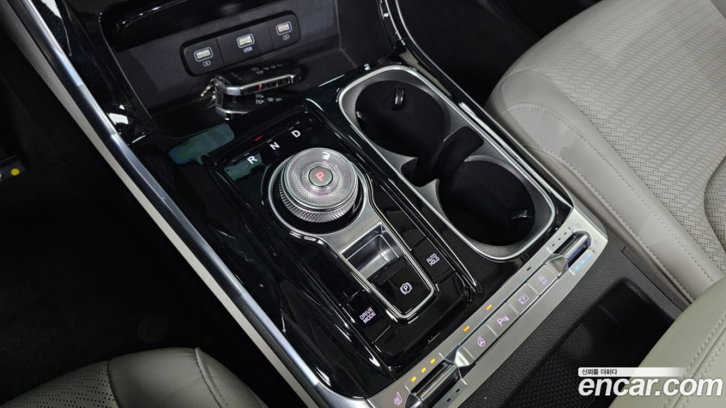 Kia Carnival 7-Seater Signature, 2023