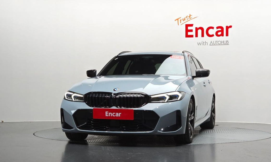 BMW 3-Series 320i Touring M Sports, 2024