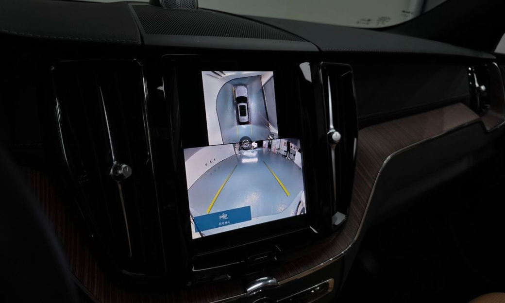 Volvo XC60 B6 Ultimate Bright, 2024