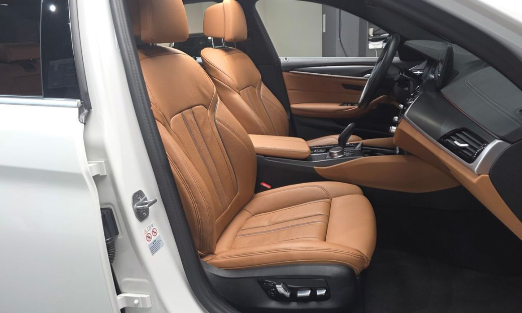 BMW 5-Series 520i M Sport, 2023