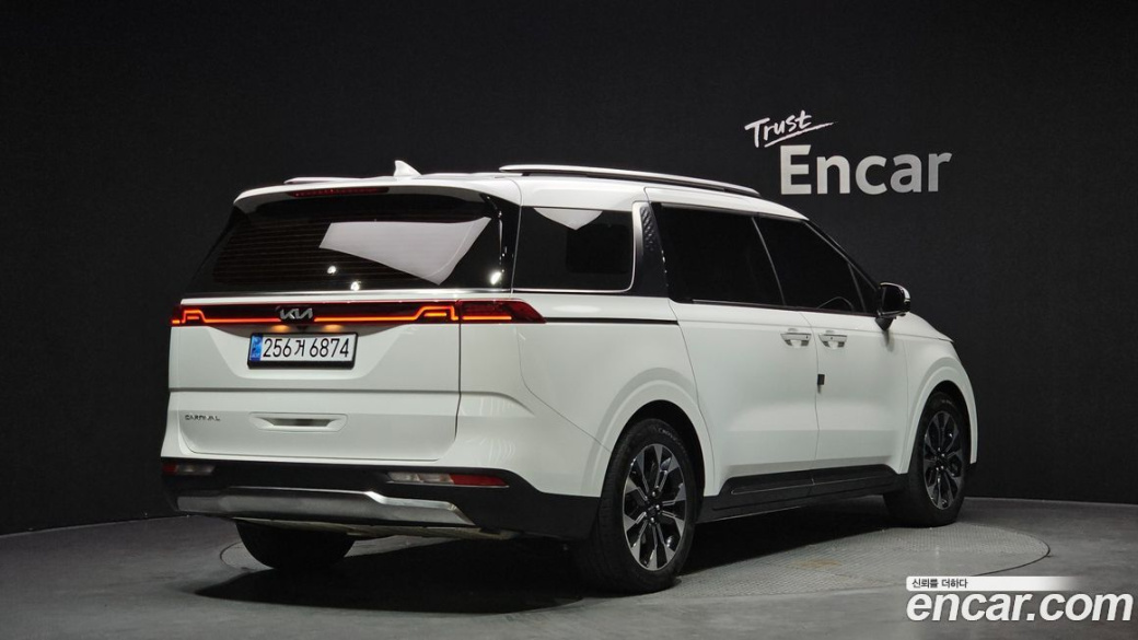 Kia Carnival 9-Seater Signature, 2022