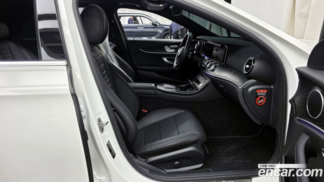 Mercedes-Benz E-Class E250 AMG Line, 2023