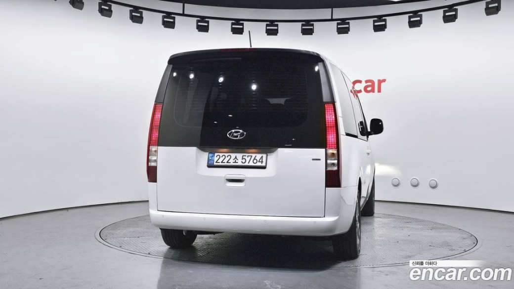 Hyundai Staria 4WD Tourer 9-Seater, 2023