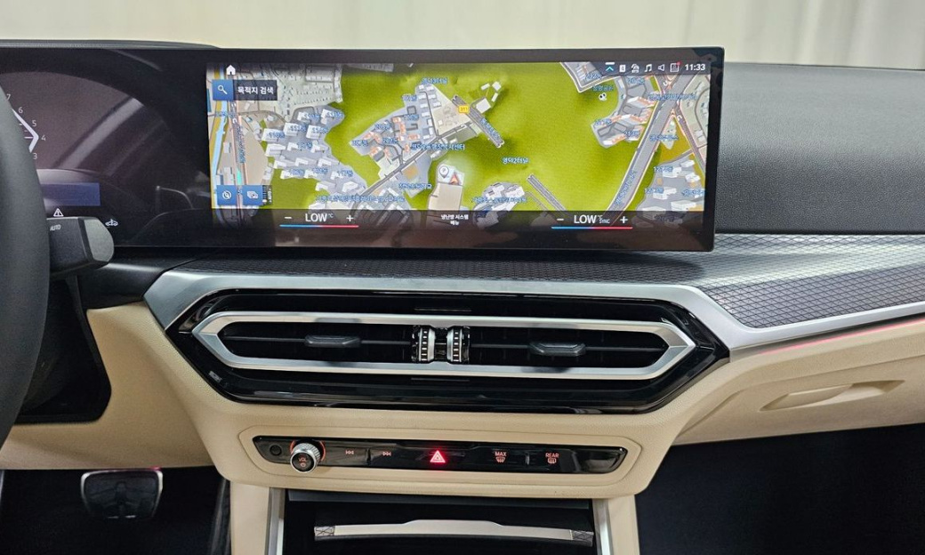 BMW 3-Series 320i M Sport, 2024