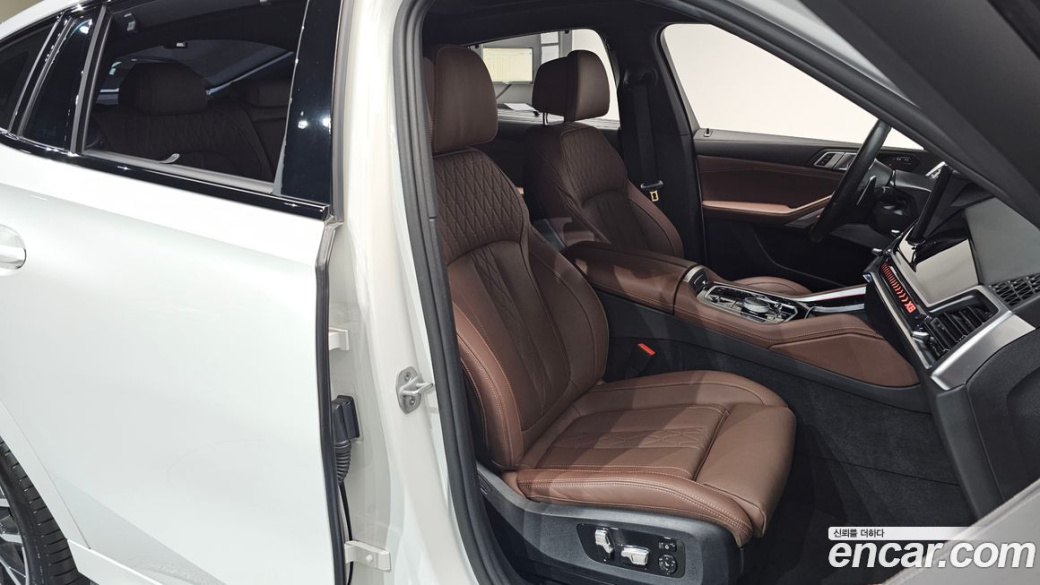 BMW X6 xDrive40i M Sport, 2025