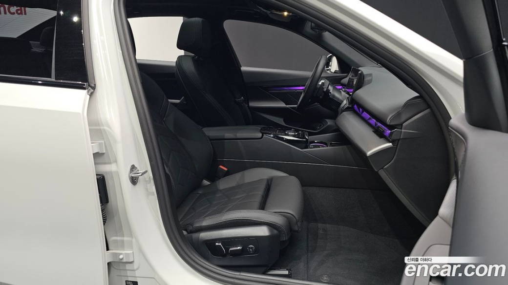 BMW 5-Series 523d M Sport, 2025