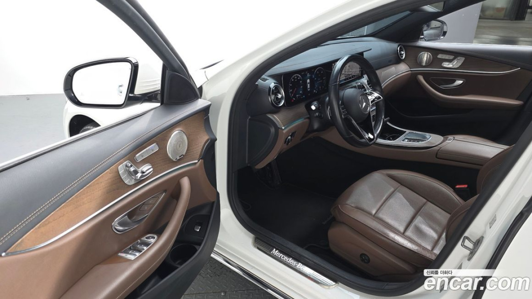 Mercedes-Benz E-Class E220d 4MATIC Exclusive, 2022