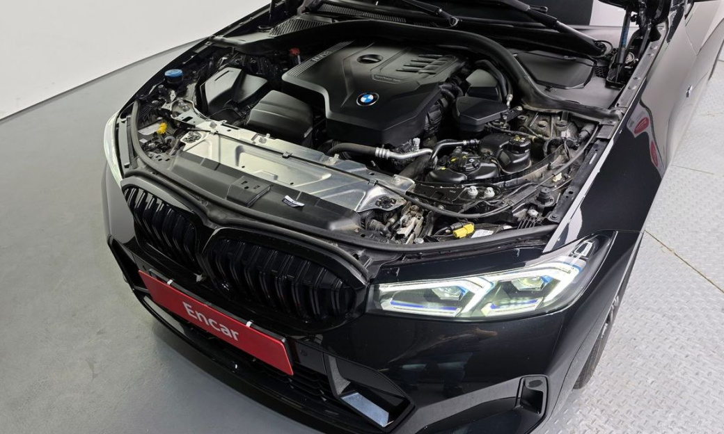 BMW 3-Series 320i M Sport, 2024