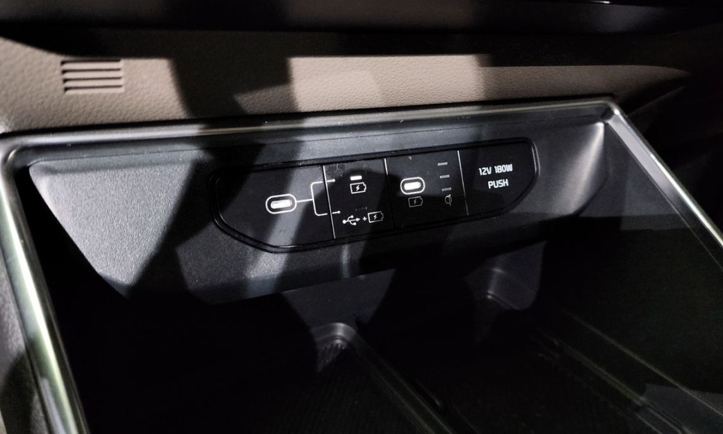 Kia Carnival 7-Seater Noblesse, 2024