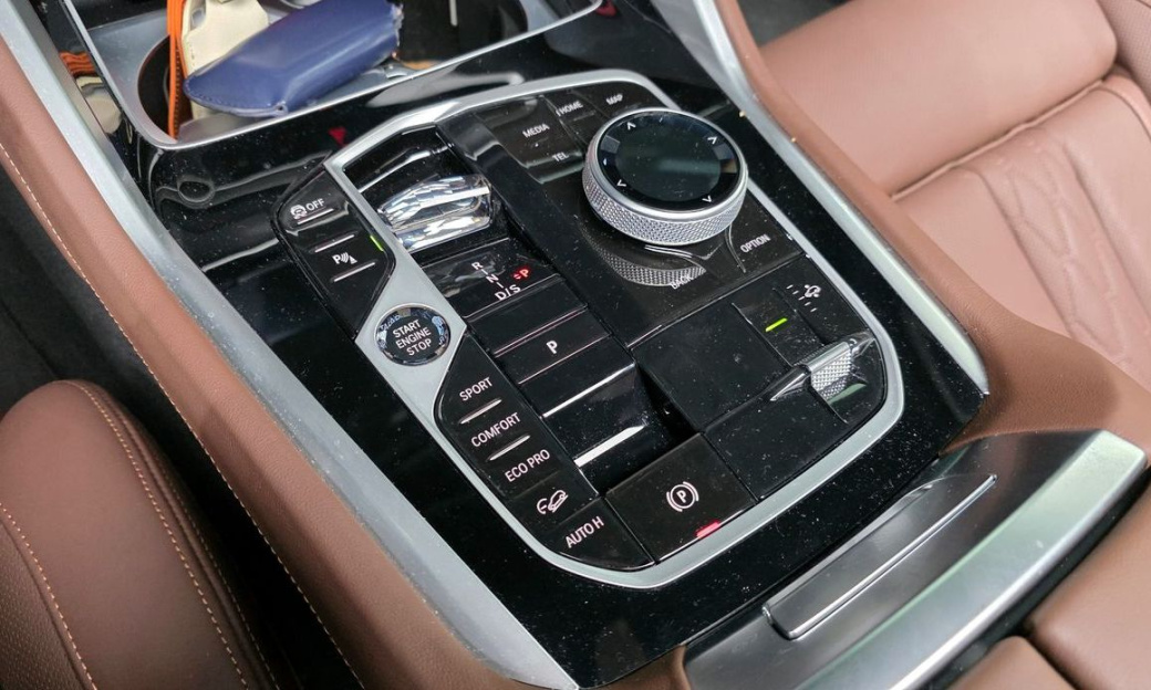 BMW X6 xDrive40i M Sport, 2025