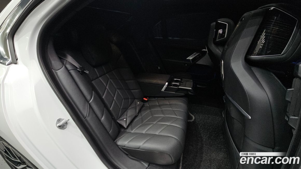 BMW 7-Series 740d xDrive M Sport, 2025
