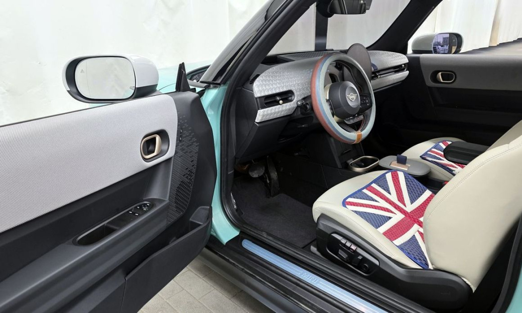 Mini Cooper Favoured, 2025