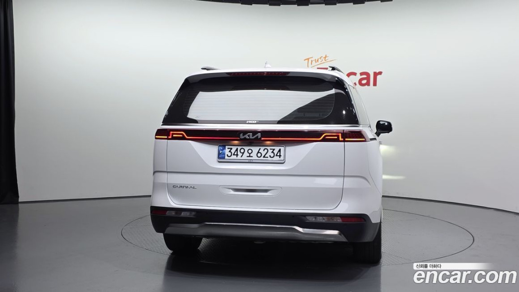 Kia Carnival 7-Seater Signature, 2023