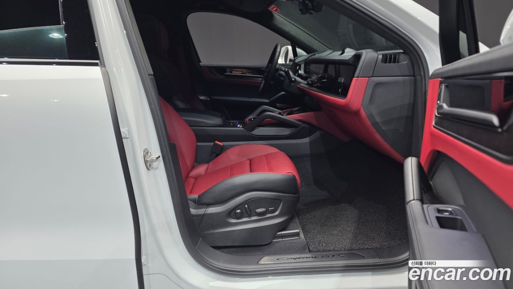Porsche Cayenne 4.0 GTS Coupe, 2025