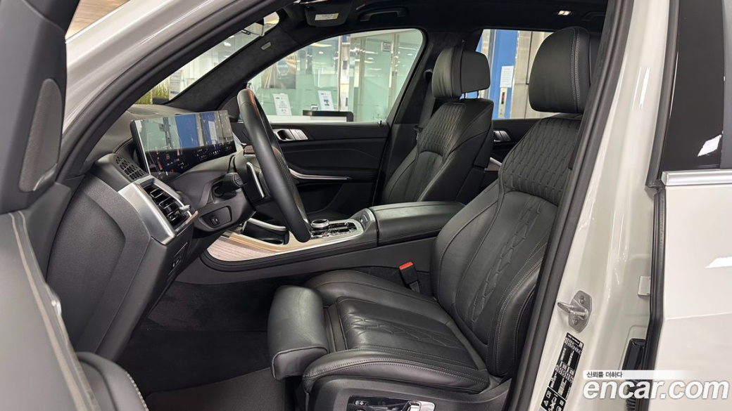 BMW X7 xDrive 40i Design Pure Excellence 6-Seater, 2025