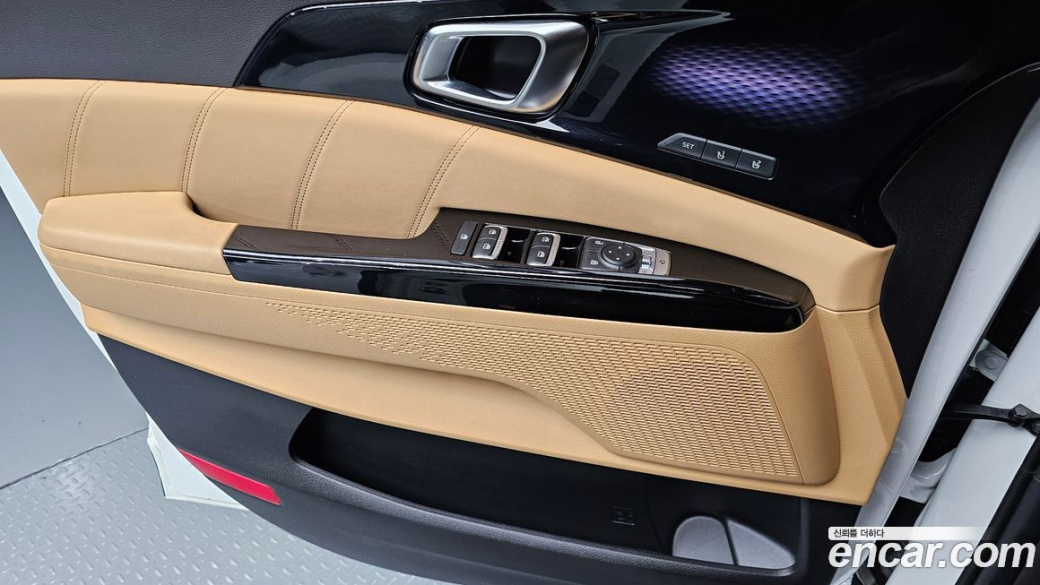 Kia Carnival 7-Seater Signature, 2023