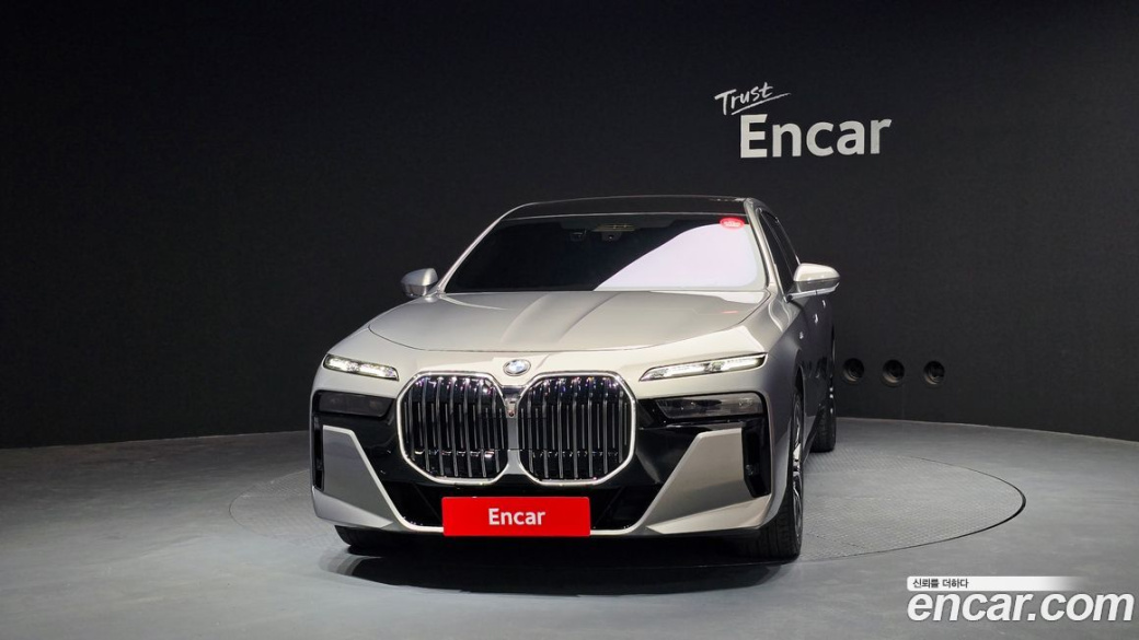 BMW 7-Series 740i xDrive M Sport, 2025