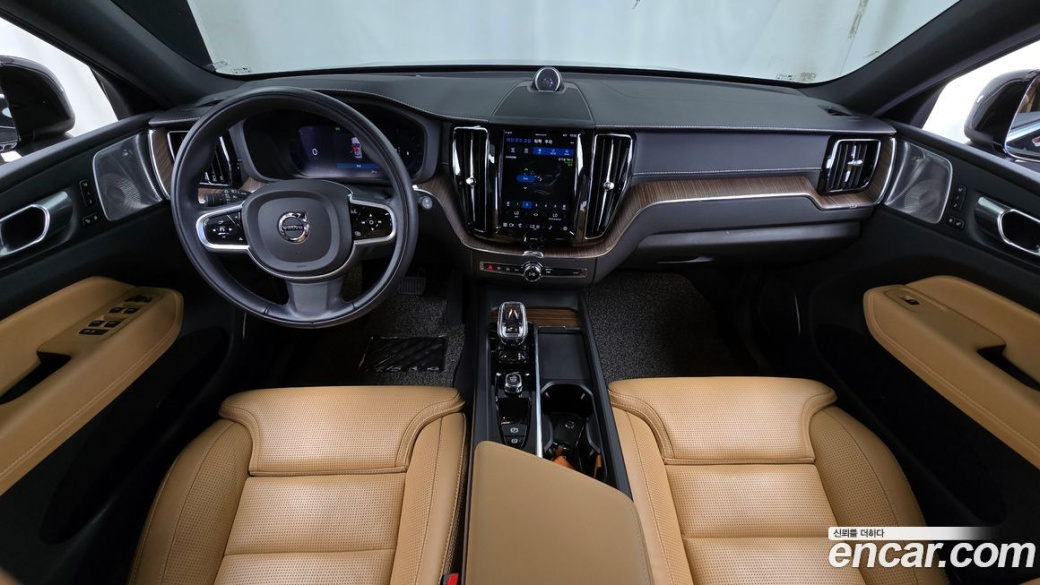 Volvo XC60 B5 Inscription, 2022