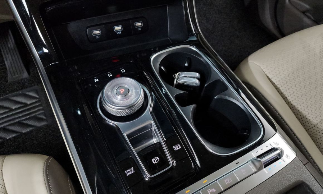 Kia Carnival 7-Seater Signature, 2022