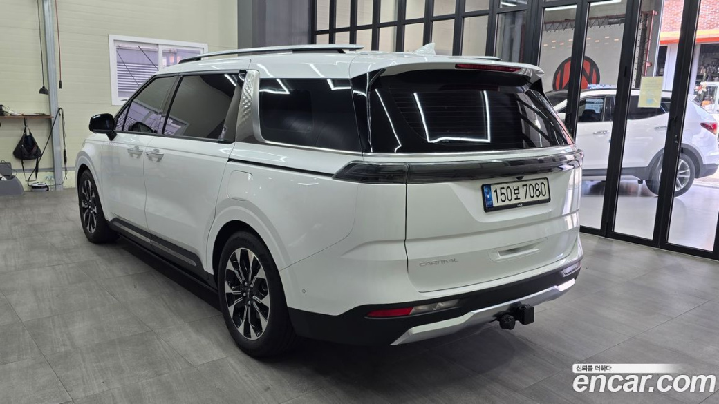 Kia Carnival 7-Seater Signature, 2023