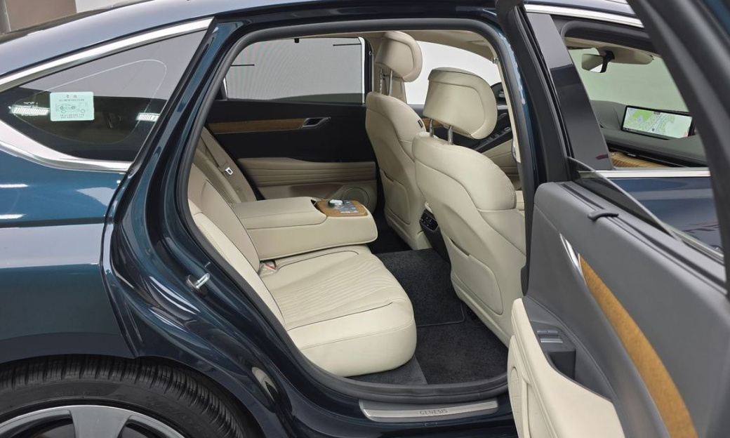 Genesis G80 Gasoline 2.5 Turbo AWD, 2024