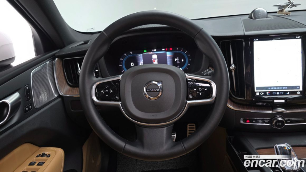 Volvo XC60 B5 Ultimate Bright, 2023