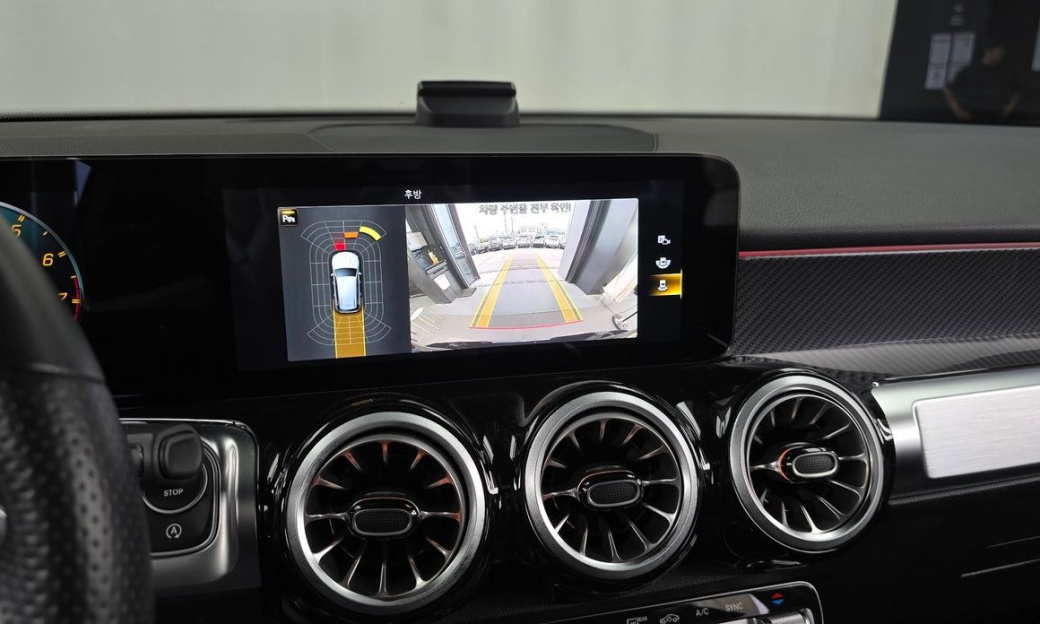 Mercedes-Benz GLB-Class AMG GLB35 4MATIC, 2021