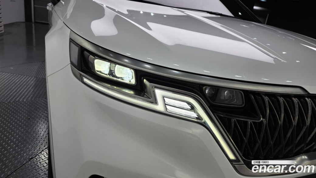 Kia Carnival 9-Seater Signature, 2023