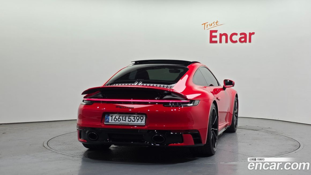 Porsche 911 Carrera, 2024