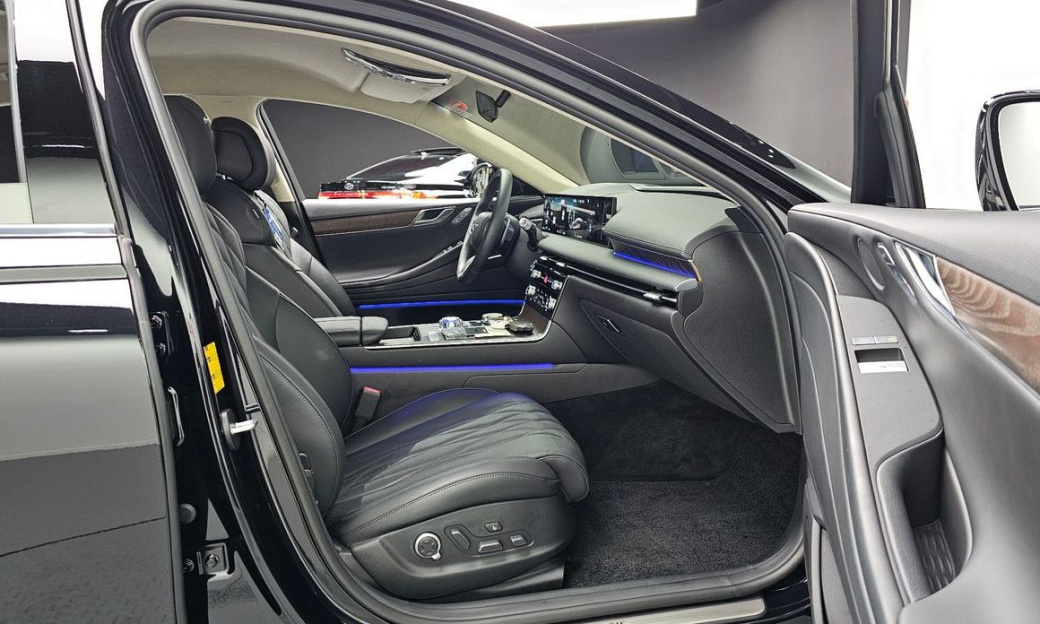 Genesis G80 Gasoline 2.5 Turbo AWD, 2025