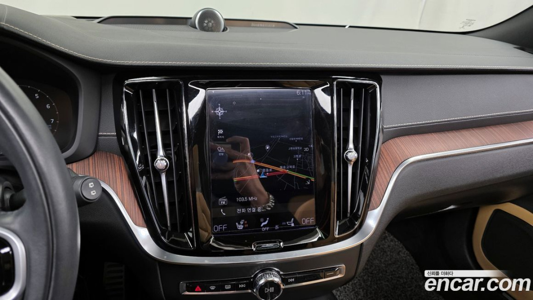 Volvo V60 B5 Pro AWD, 2022