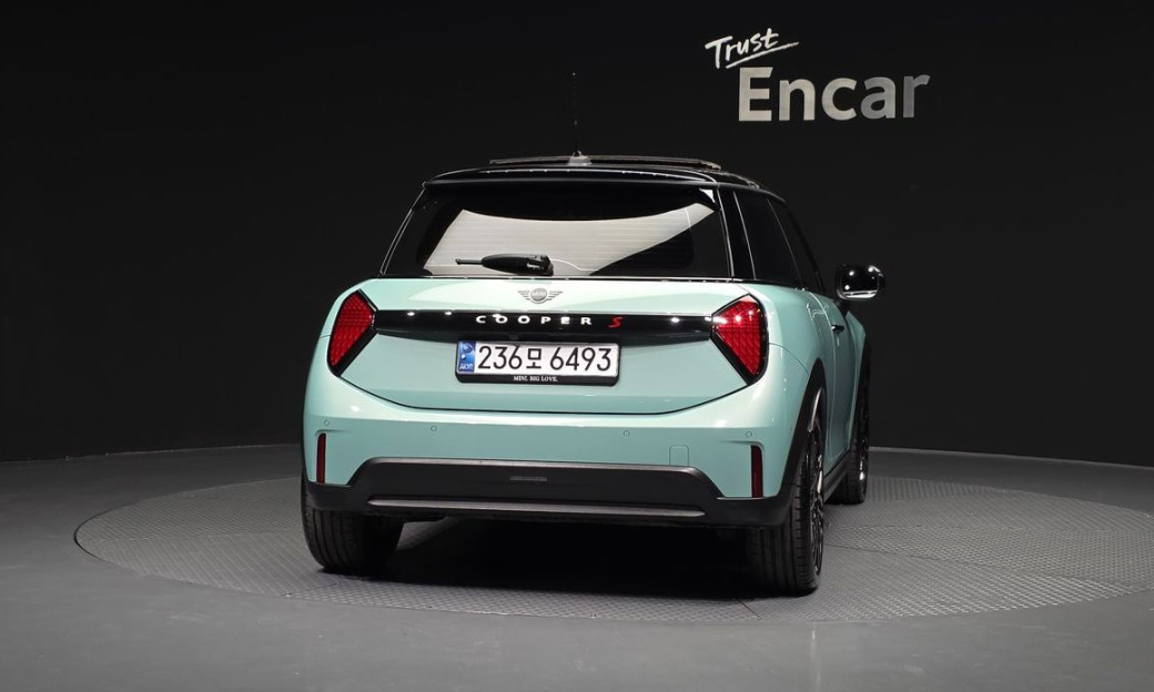 Mini Cooper Favoured, 2025