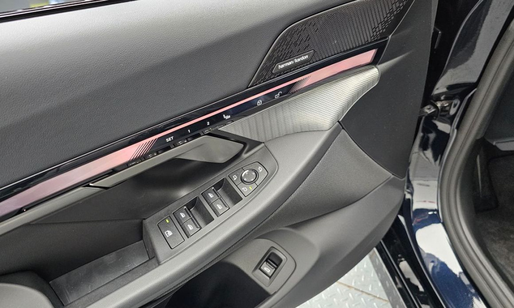 BMW 5-Series 520i M Sport, 2025