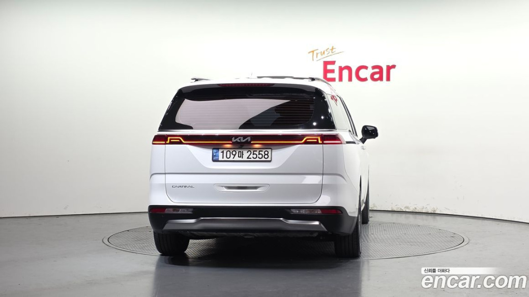 Kia Carnival 7-Seater Signature, 2023