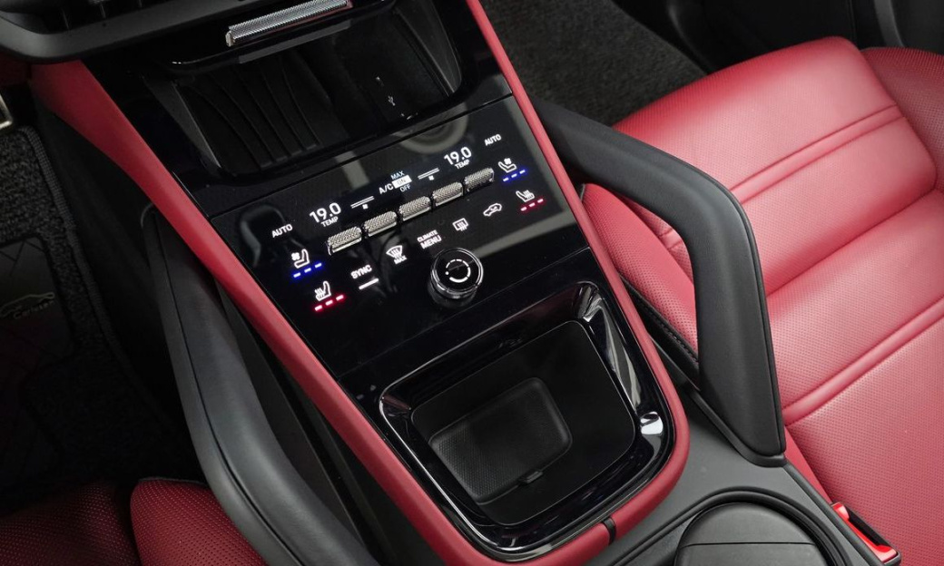 Porsche Cayenne 3.0, 2024