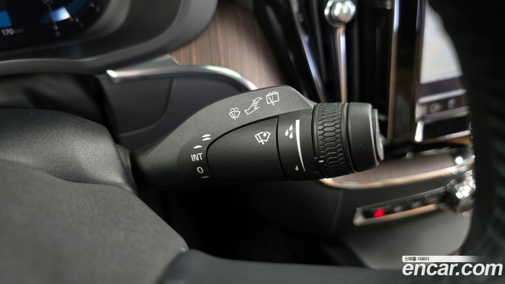 Volvo XC60 B5 Inscription, 2022