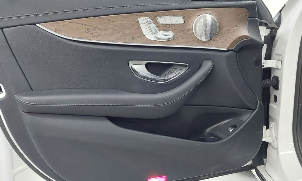 Mercedes-Benz E-Class E220d 4MATIC Exclusive, 2022