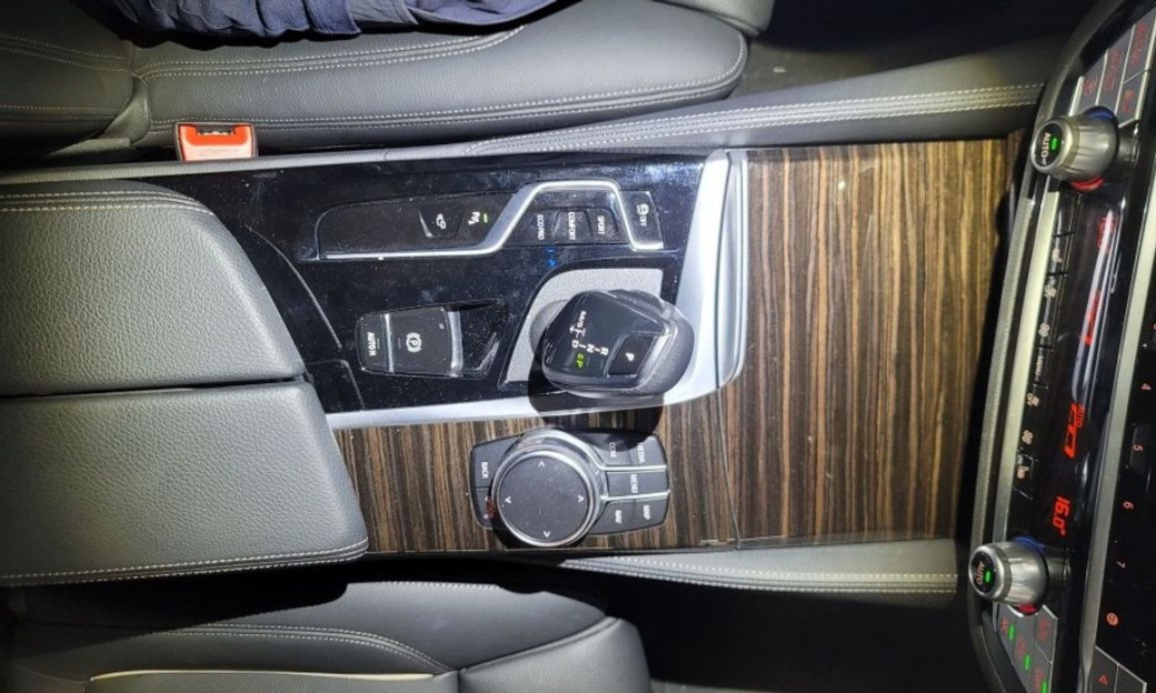 BMW 5-Series 520i Luxury, 2023