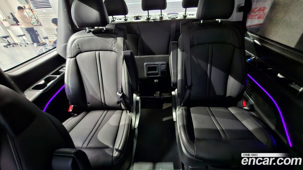Hyundai Staria 4WD Lounge 9-Seater, 2025