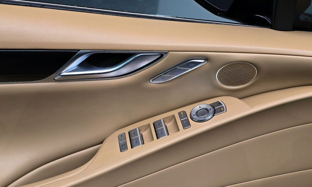Genesis G80 Gasoline 2.5 Turbo AWD, 2025