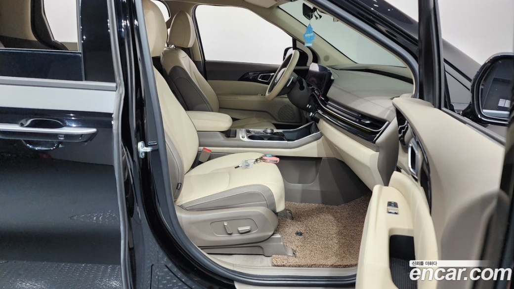 Kia Carnival 7-Seater Signature, 2024