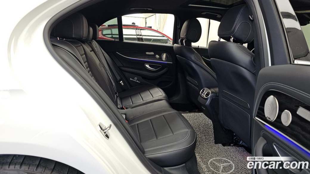 Mercedes-Benz E-Class E220d 4MATIC AMG Line, 2022