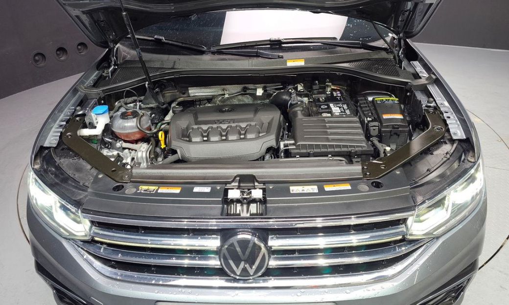 Volkswagen Tiguan 2.0 TSI Prestige, 2024