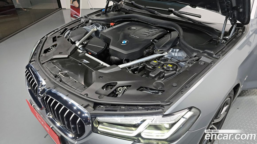 BMW 5-Series 520i M Sport, 2023